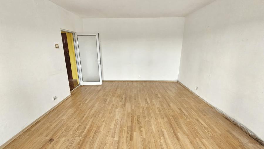 Garsonieră decomandată în Micro 21