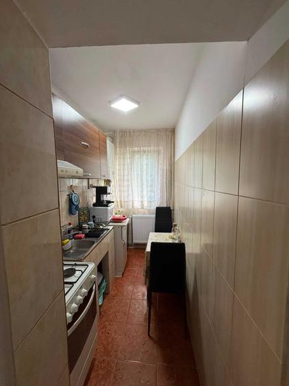 Apartament cu 2 camere semidecomandat, mobilat în Craiovei