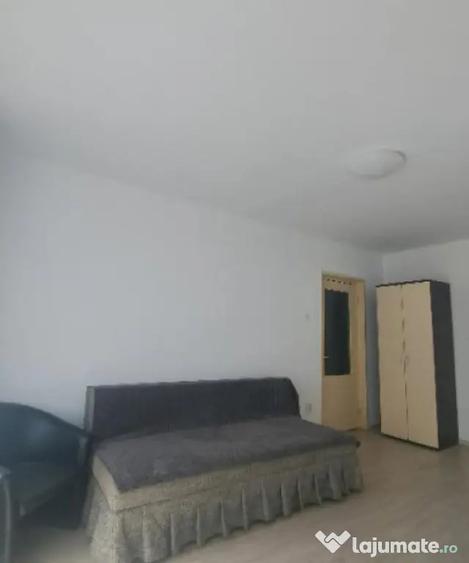 Apartament cu 2 camere decomandat, mobilat în B-dul București