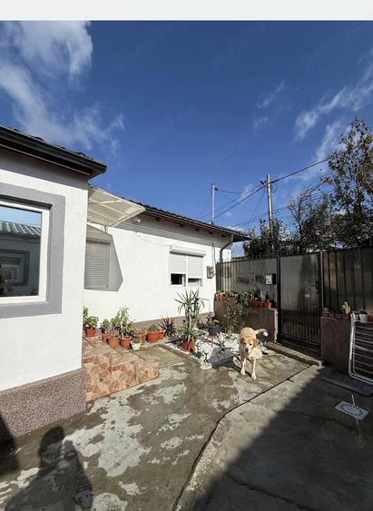 Casă cu 4 camere cu Teren 220 Mp în Central
