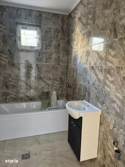 Casă cu 3 camere cu Teren 300 Mp în Lumina