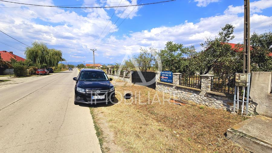Casă individuală cu 6 camere cu Teren 3778 Mp în 9 Mai