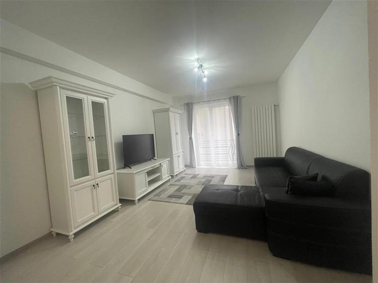 Apartament cu 2 camere semidecomandat, mobilat în Obcini