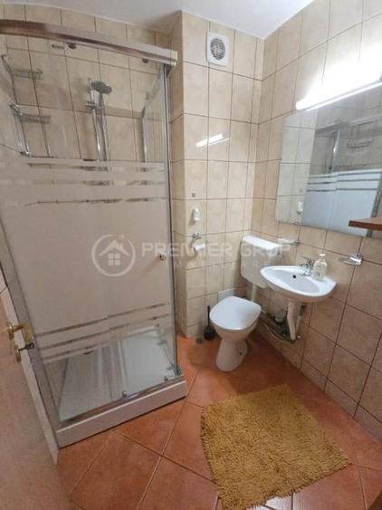 Apartament cu 3 camere decomandat, mobilat în Central