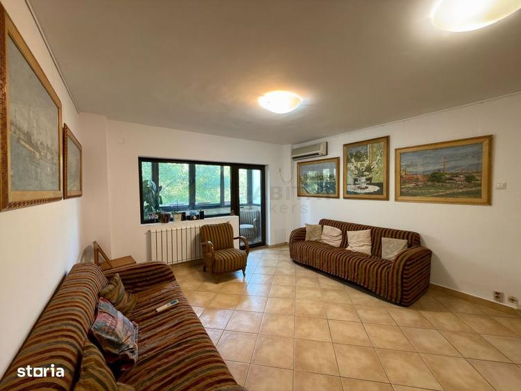Apartament cu 4 camere decomandat în Aviației