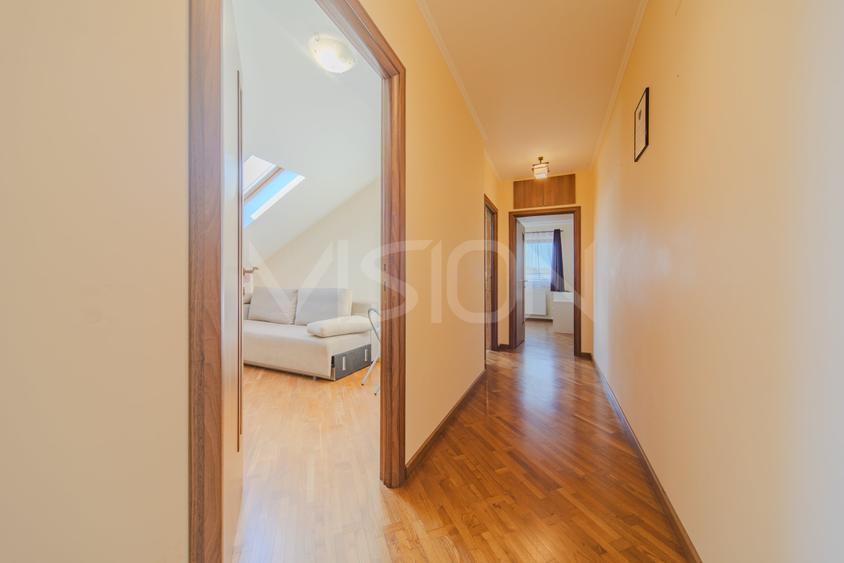 Apartament cu 3 camere semidecomandat în Mărăști
