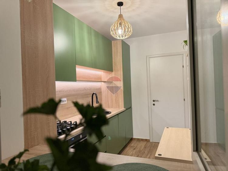 Apartament cu 3 camere semidecomandat în Central