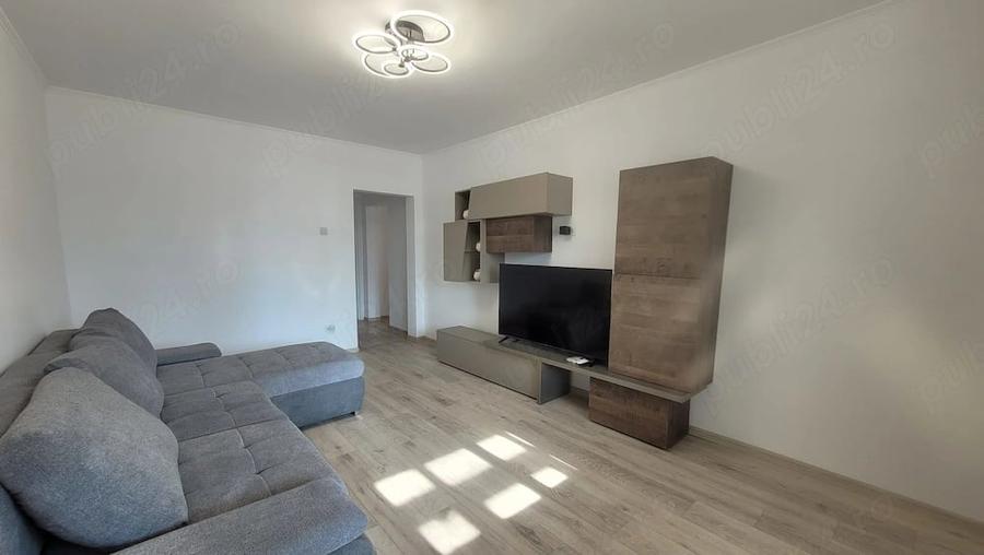 Apartament cu 3 camere decomandat în Mihai Bravu