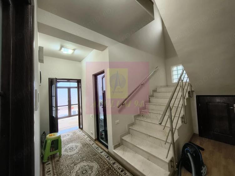 Casă cu 5 camere cu Teren 373 Mp în Afumați