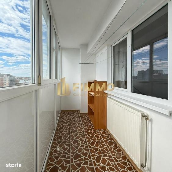 Apartament cu 3 camere decomandat în George Enescu — fotografia 1