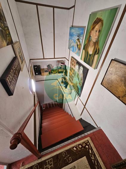 Casă cu 7 camere cu Teren 210 Mp în Central
