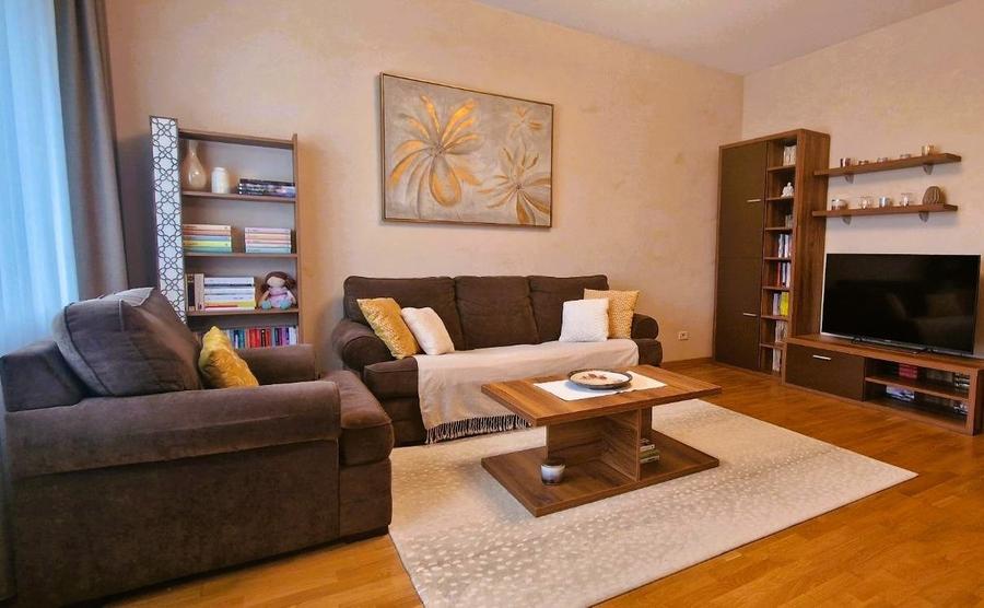 Apartament cu 3 camere decomandat în Băneasa