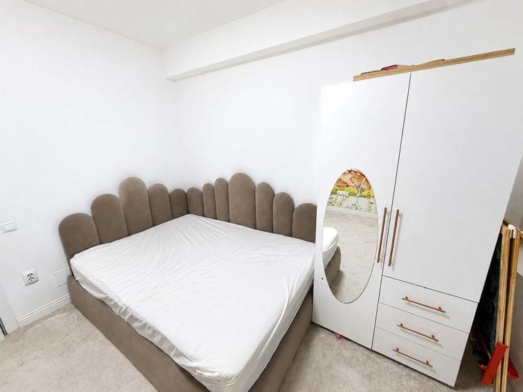 Apartament cu 3 camere semidecomandat, mobilat în Florești