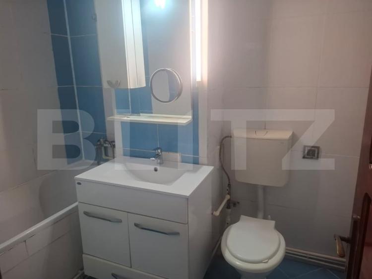 Apartament cu 3 camere decomandat, mobilat în Micro 11