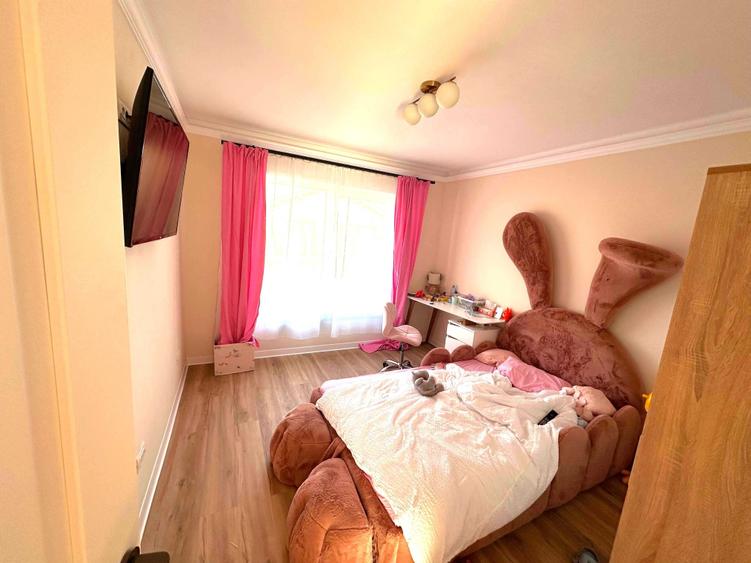 Casă cu 4 camere în Central