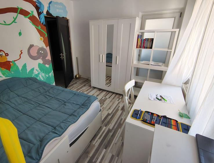 Apartament cu 3 camere decomandat în Central