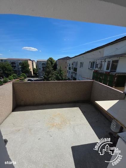 Apartament cu 3 camere semidecomandat în Micro 17