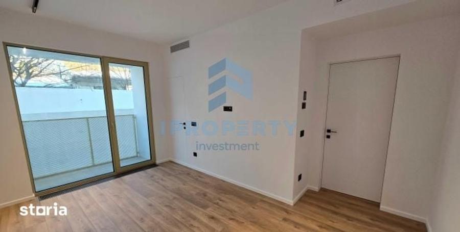 Apartament cu 3 camere semidecomandat în Grivița