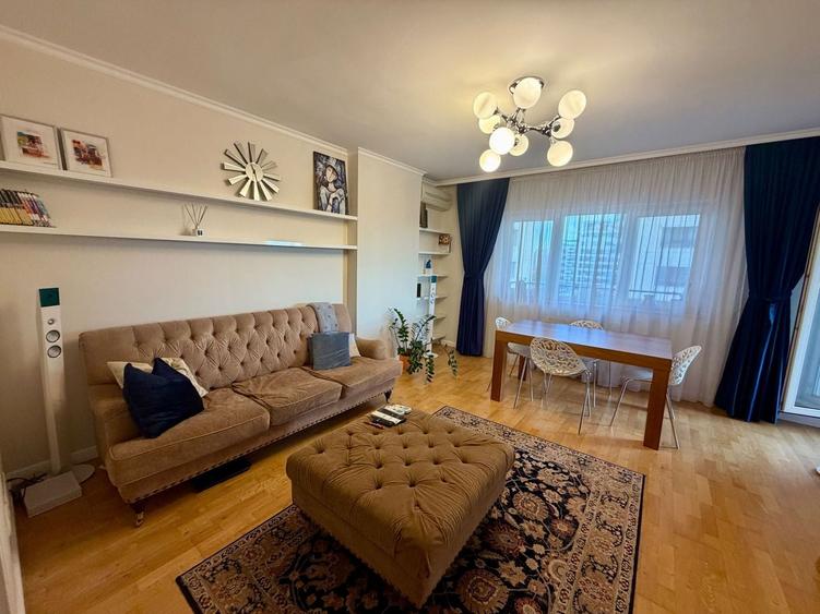 Apartament cu 3 camere decomandat în Tei