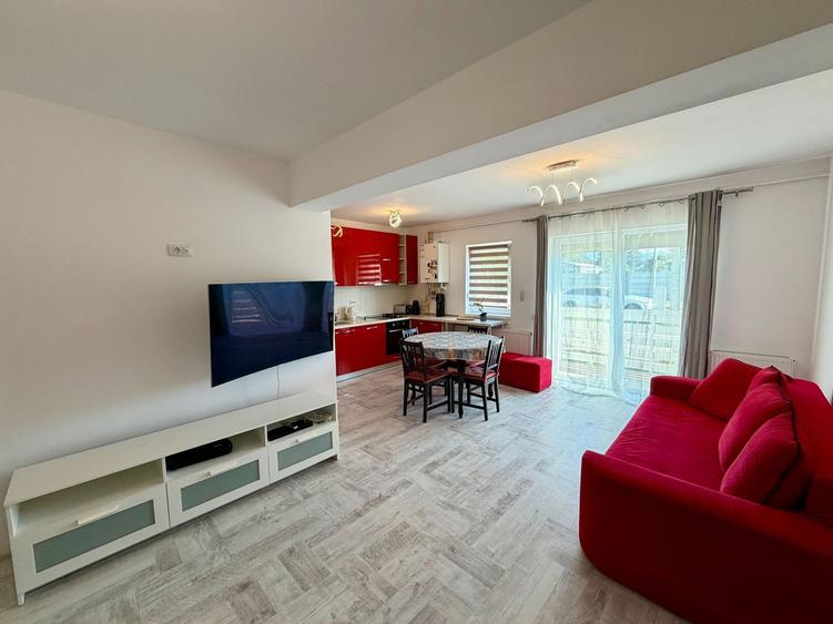Apartament cu 3 camere semidecomandat, mobilat în Primăverii