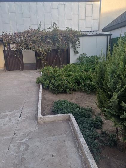 Casă individuală cu 4 camere cu Canalizare în Coiciu