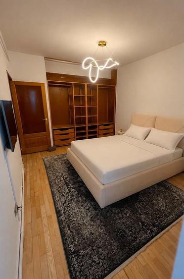 Apartament cu 3 camere, mobilat în Faleza Nord