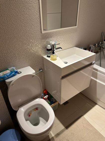 Apartament cu 3 camere decomandat, mobilat în Teilor