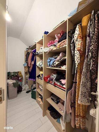 Casă cu 4 camere cu Teren 681 Mp în Axintele
