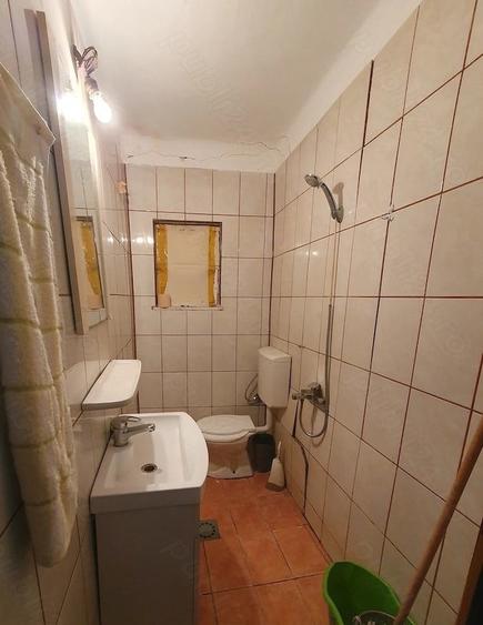 Casă cu 4 camere cu Canalizare în Central