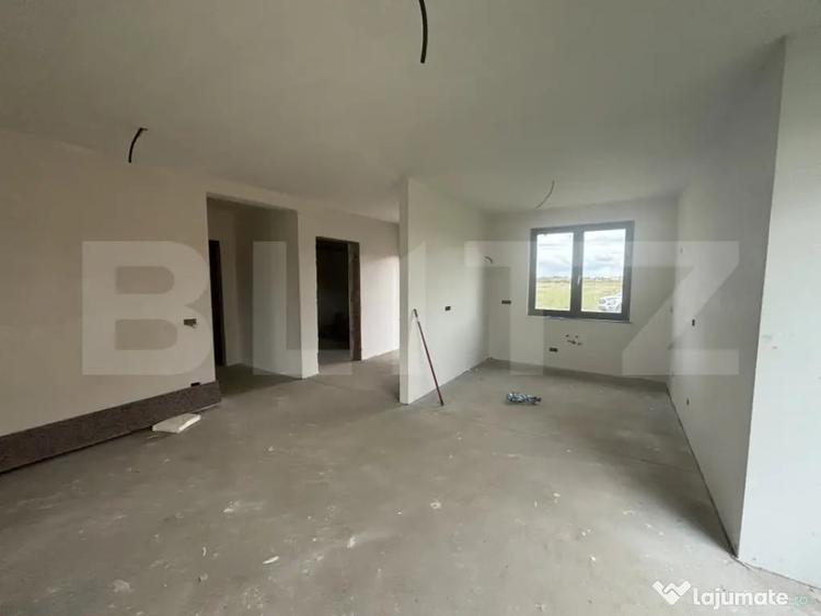 Casă cu 4 camere cu Teren 300 Mp în Vetiș