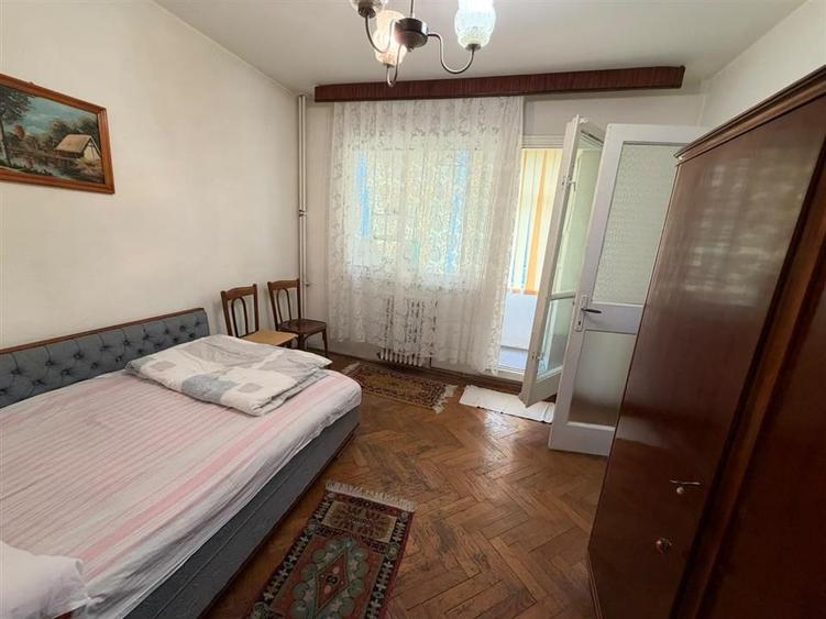 Apartament cu 2 camere nedecomandat în Podu Roș