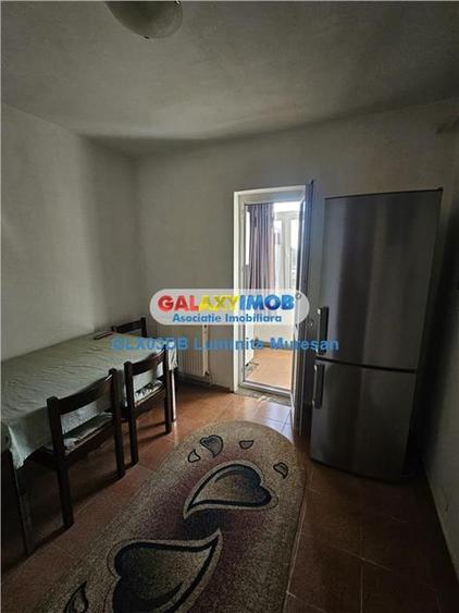 Apartament cu 2 camere decomandat, mobilat în Micro 12