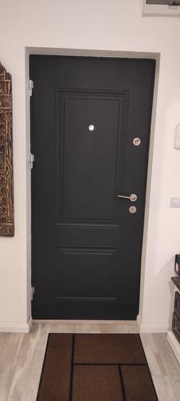 Apartament cu 3 camere decomandat, mobilat în Splaiul Unirii