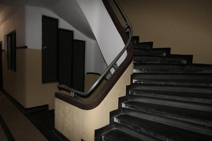 Apartament cu 2 camere decomandat, mobilat în Lahovari