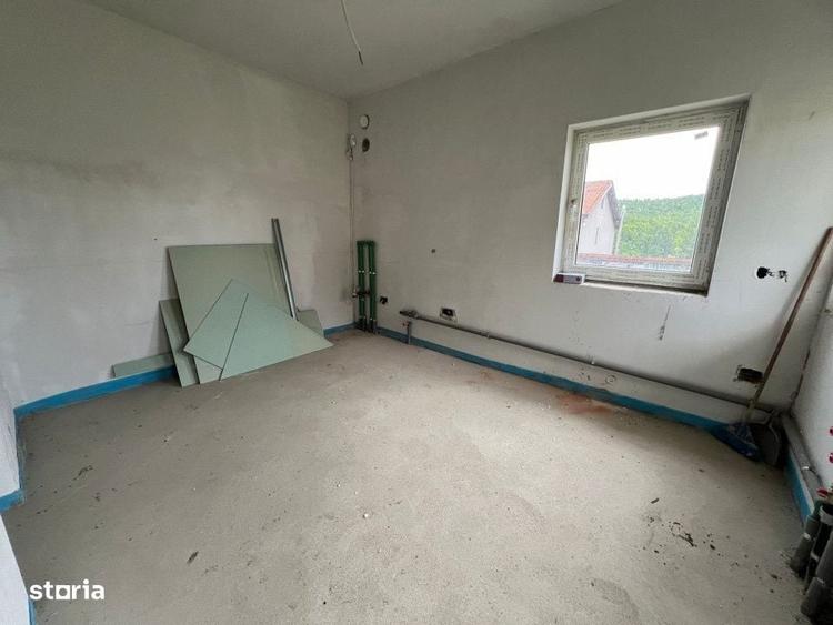 Casă cu 3 camere cu Teren 378 Mp în Gilău