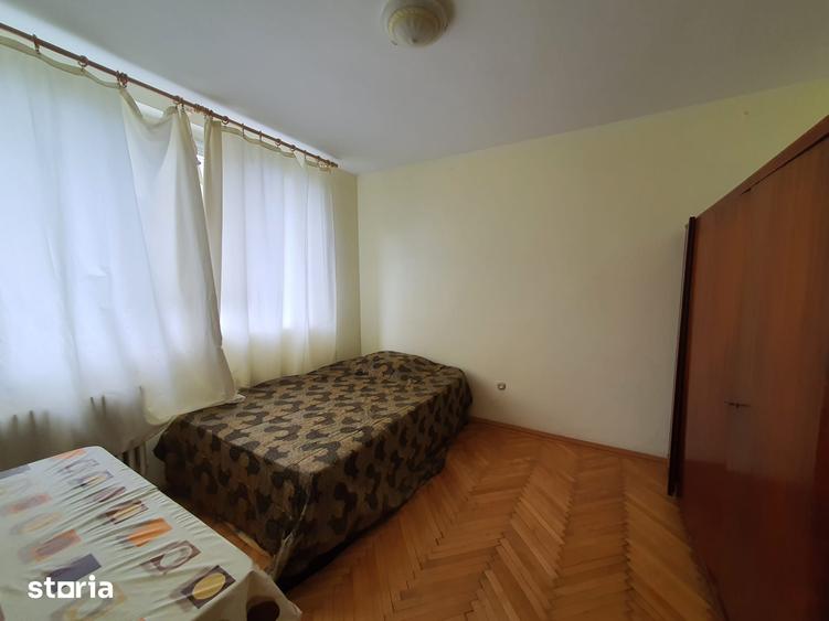 Apartament cu 3 camere semidecomandat în Țiglina 1