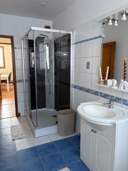 Apartament cu 3 camere decomandat, mobilat în Magheru
