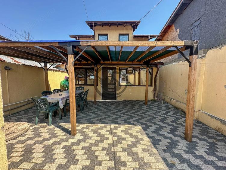 Casă cu 4 camere cu Teren 238 Mp în Românești