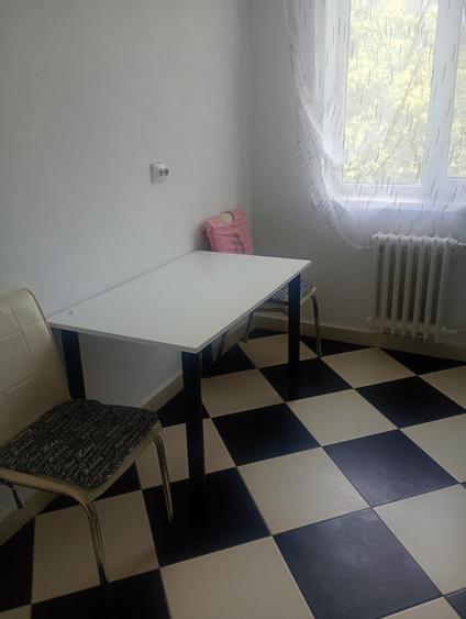 Apartament cu 2 camere semidecomandat în Craiovei
