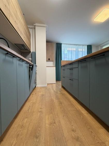 Apartament cu 3 camere semidecomandat, mobilat în Florești