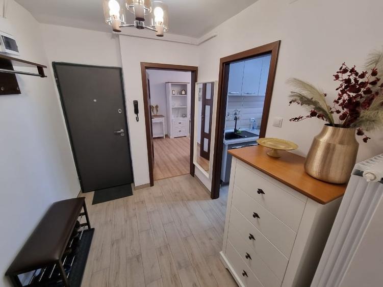 Apartament cu 3 camere decomandat în Crângași