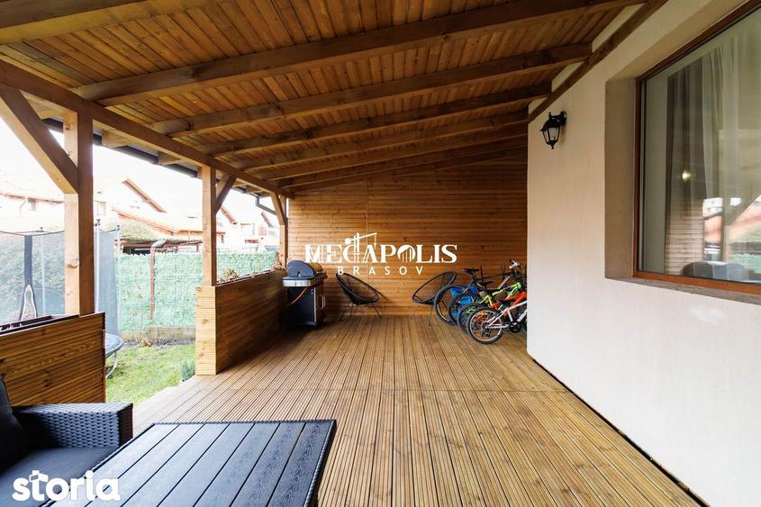 Casă cu 4 camere cu Canalizare în Sânpetru