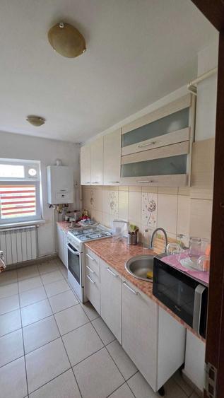 Apartament cu 2 camere semidecomandat, mobilat în Brazda lui Novac
