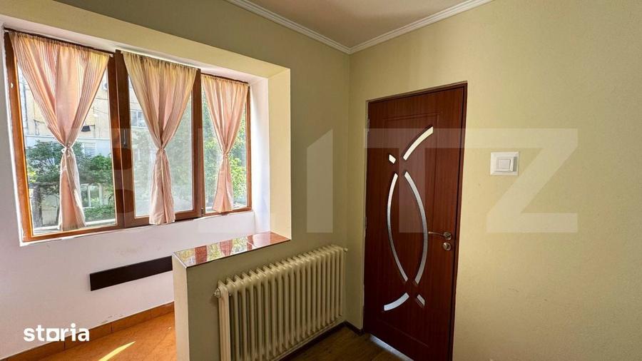 Vand apartament cu doua camere, la etajul 1, in zona Lama - 2