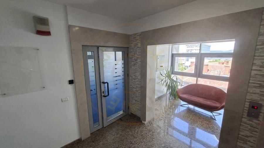 Birou, de 265 mp, în Ultracentral