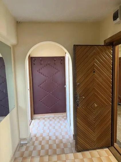 Apartament cu 3 camere decomandat în Budai