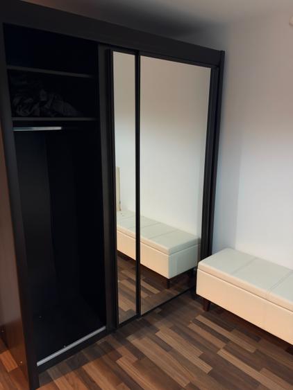 Casă cu 4 camere în 1 Decembrie