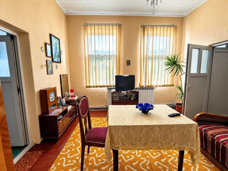 Casă individuală cu 3 camere cu Canalizare în Ultracentral