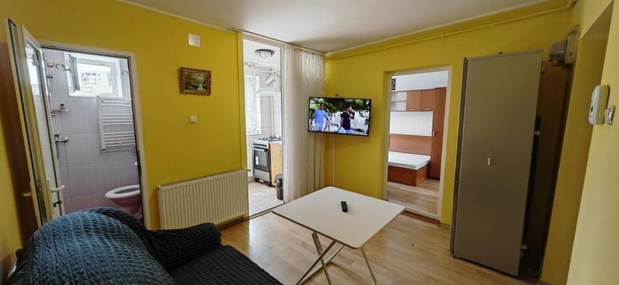 Apartament cu 2 camere semidecomandat în Calea Călărașilor