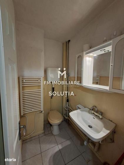 Apartament cu 4 camere decomandat în Central